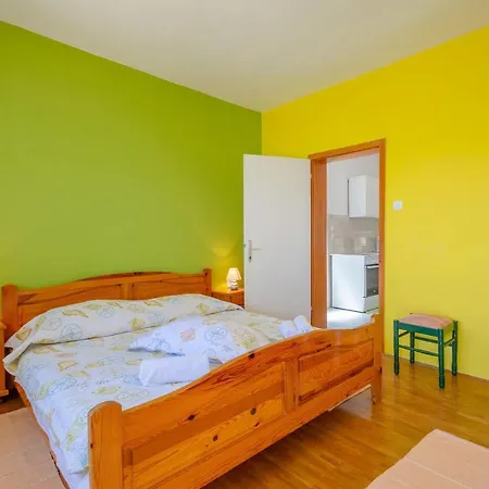 Beachfront Vuletic - Apartman