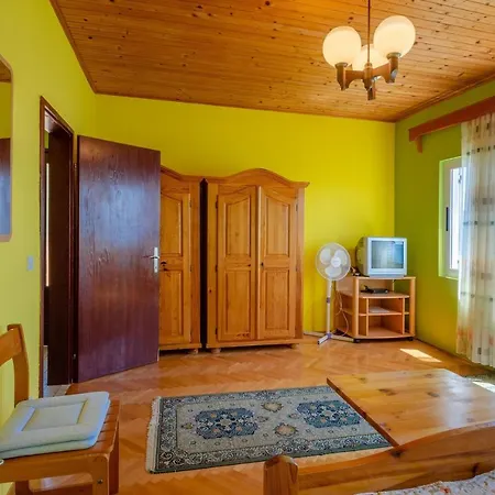 Apartman Beachfront Vuletic - *